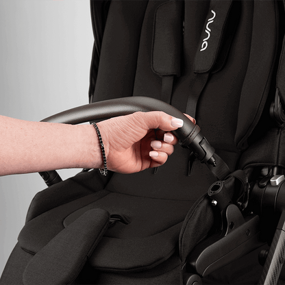 Nuna SWIV Stroller - Caviar
